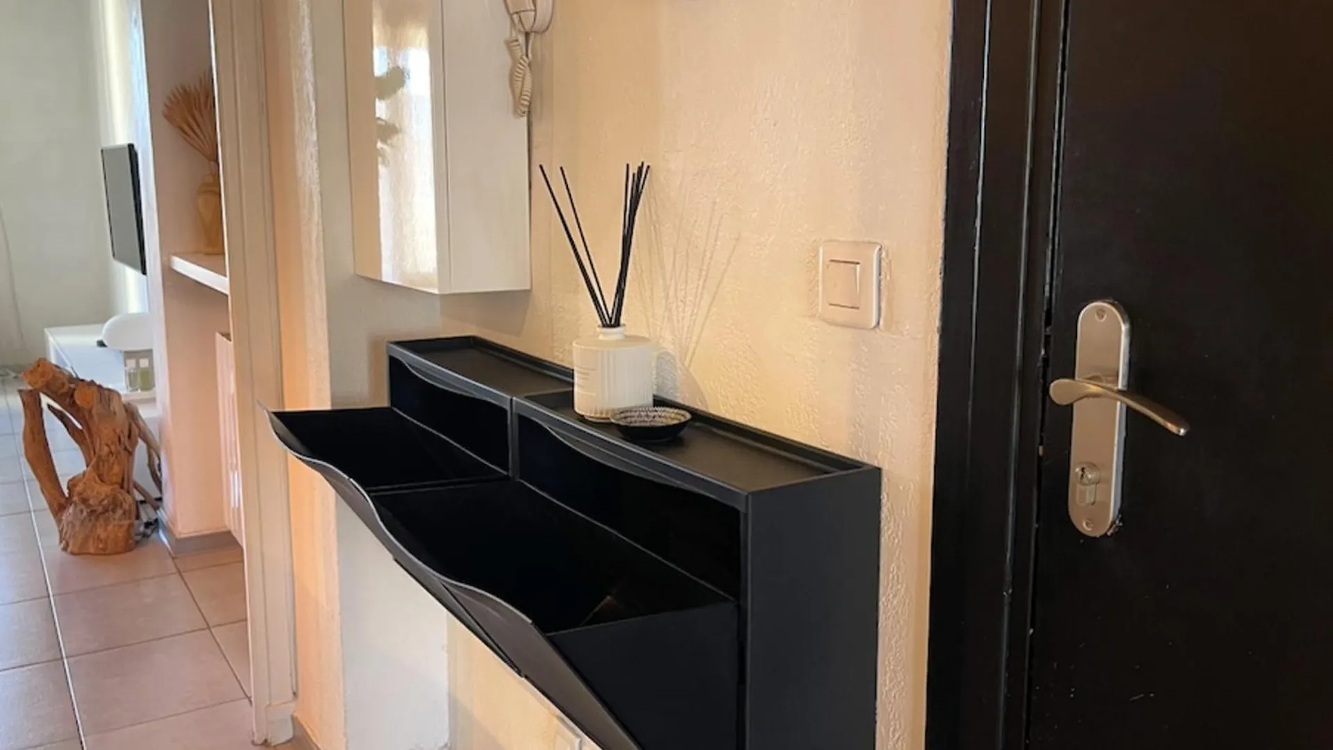 Apartment Nice T2 With Balcony - Near Beach Cannes France