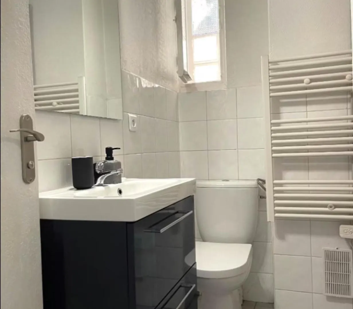 Apartment Nice T2 With Balcony - Near Beach Cannes